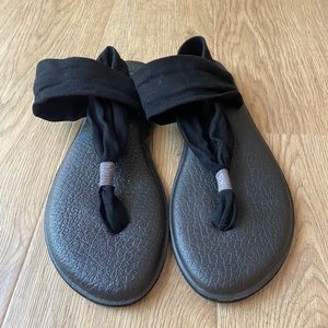 Sanuk Black Yoga Sandals